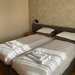 Apartment Lhapartment! *